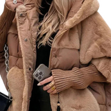 Dominika - Prešívaný kabát s kapucňou a moderným dizajnom