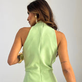 Jumpsuit Carol F. Šéf, ktorý hovorí jazykom súčasného luxusu s dokonalou siluetou pri každej príležitosti.