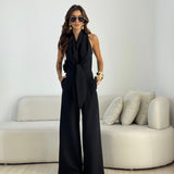 Jumpsuit Carol F. Šéf, ktorý hovorí jazykom súčasného luxusu s dokonalou siluetou pri každej príležitosti.